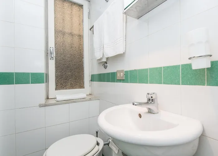 Spacious 2br In The Historic Center Roma