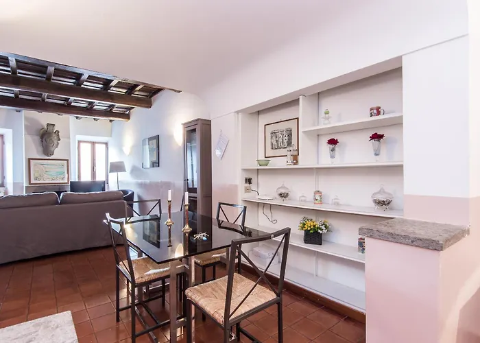 Spacious 2br In The Historic Center Appartamento Roma