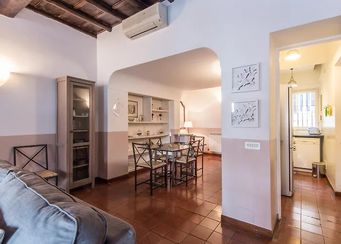 Spacious 2br In The Historic Center Appartamento Roma