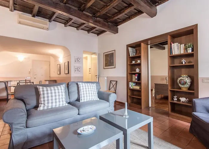 Spacious 2br In The Historic Center Appartamento *